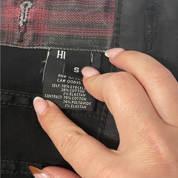 HUDSON Jeans Signature Jean Jacket, Black & Red Plaid - Picture 6 of 7